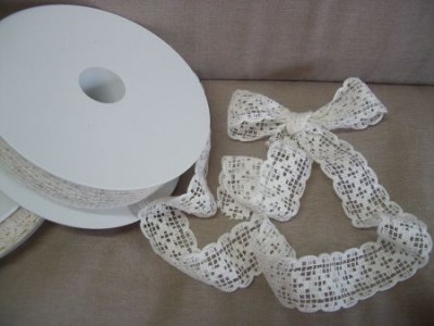 pizzo tramezzo- bianco - h. 3,5 cm.