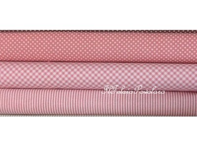 collezione polverosa rosa con piccolo rombo bianco