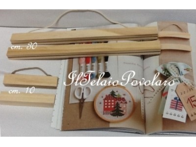 1 appendino  in legno  cm. 30 sotto-sopra