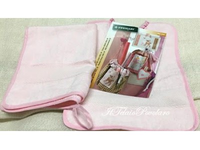 1 asciugamano + bavaglia ciniglia+spugna - rosa