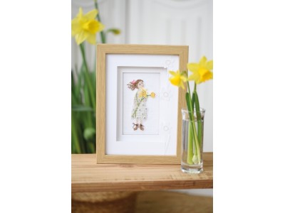 - 01 Cornice ragazza Marzo 19x20 cm